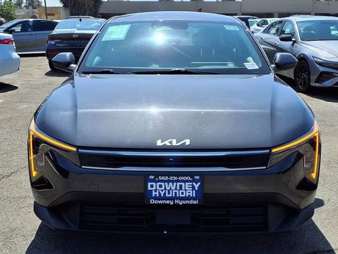 Used 2025 Kia K4 FWD image 2