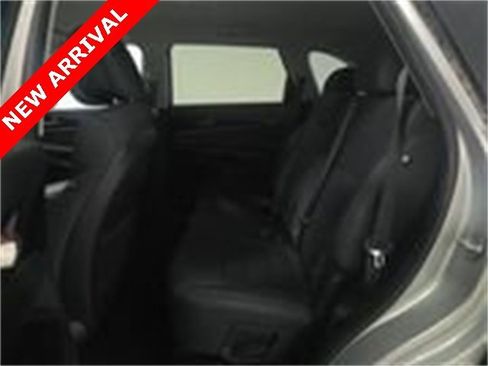 Used 2016 Kia Sorento LX w/ LX Convenience Package image 11