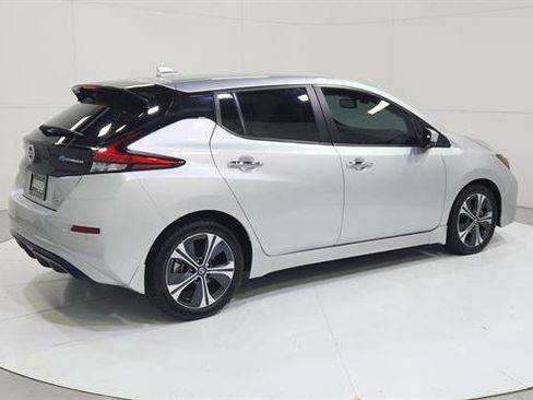 Used 2022 Nissan Leaf SV w/ SV Technology Package image 7