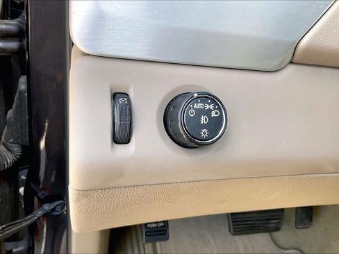 Used 2018 GMC Yukon SLT w/ Premium Edition RWD image 15