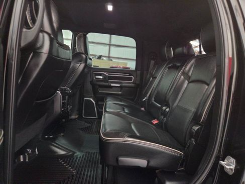 Used 2019 RAM 2500 Laramie w/ Black Appearance Package AWD/4WD image 78