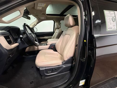 Used 2024 Ford Expedition Max Limited image 12