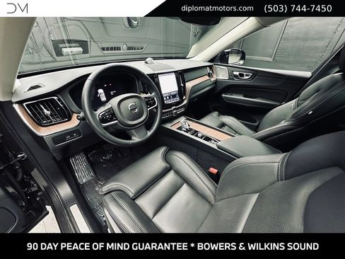 Used 2024 Volvo XC60 T8 Ultimate AWD/4WD image 17