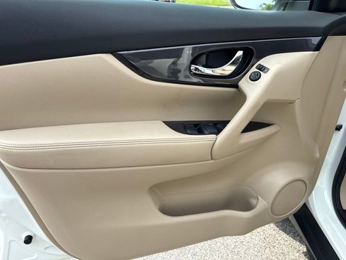 Used 2020 Nissan Rogue SV AWD/4WD image 21