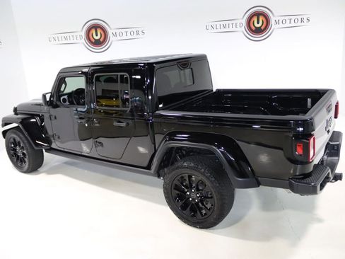 Used 2024 Jeep Gladiator Sport AWD/4WD image 10