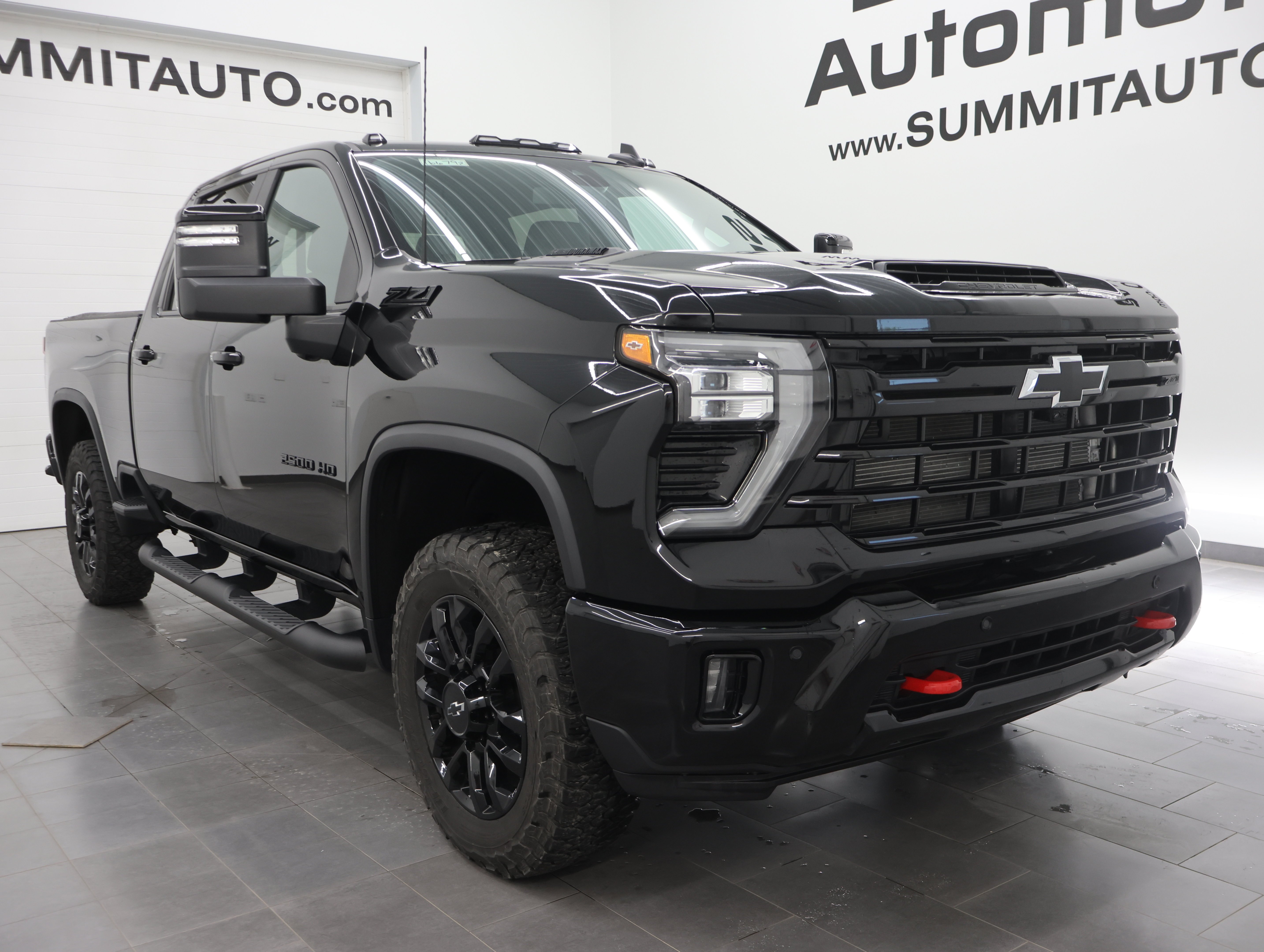 Used 2025 Chevrolet Silverado 2500 LT w/ Trail Boss Package AWD/4WD image 2