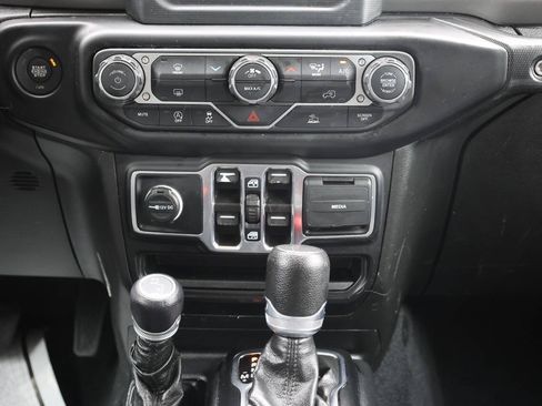 Used 2023 Jeep Wrangler Unlimited Sport AWD/4WD image 21