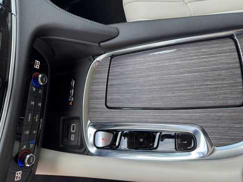 Used 2024 Buick Enclave Avenir w/ Avenir Technology Package image 15