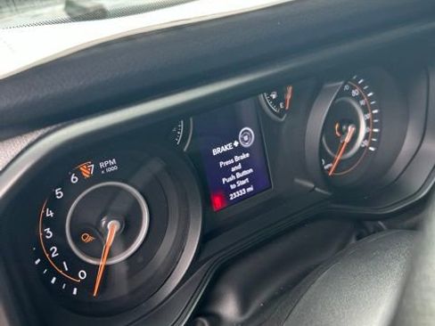 Used 2025 Jeep Gladiator Sport AWD/4WD image 14