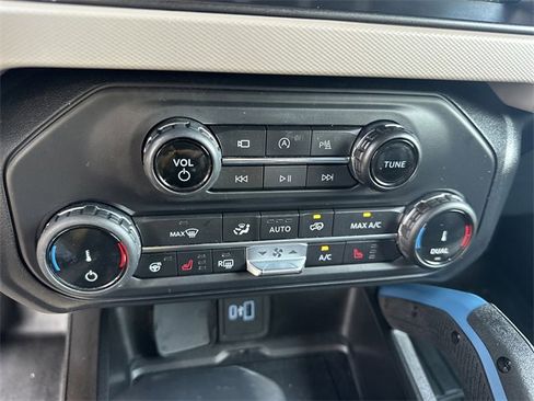 Used 2022 Ford Bronco Wildtrak image 30