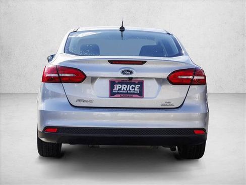 Used 2016 Ford Focus SE image 6