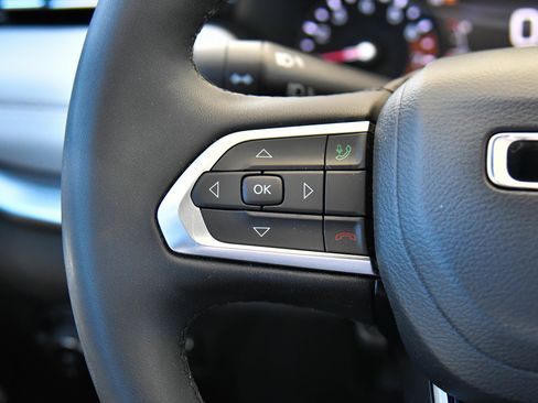 Used 2025 Jeep Compass Limited AWD/4WD image 36