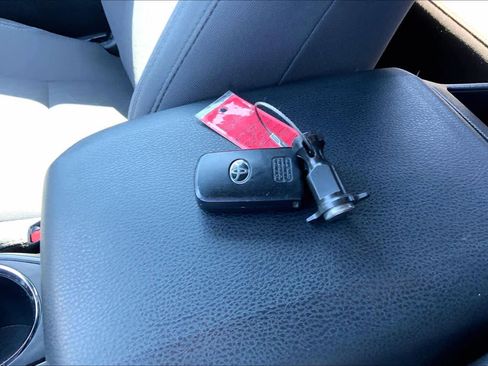 Used 2018 Toyota Tacoma TRD Off-Road image 14