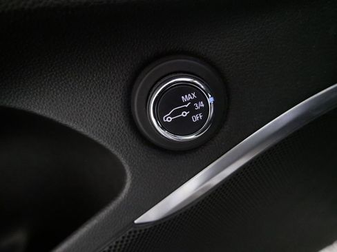 Used 2021 Buick Enclave Premium w/ Sun and Sites Package image 18