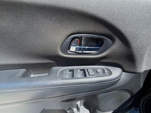 Certified 2020 Honda HR-V LX image 17