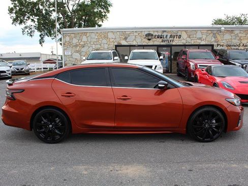 Used 2021 Nissan Maxima SR w/ Sport Mat Group FWD image 8