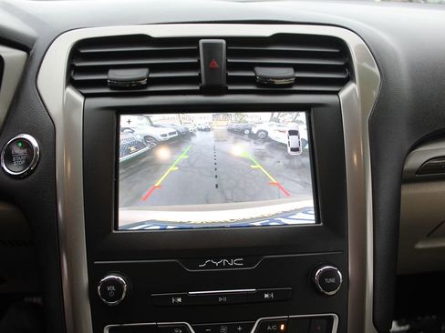 Used 2019 Ford Fusion SEL image 29