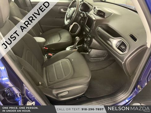 Used 2019 Jeep Renegade Latitude AWD/4WD image 42