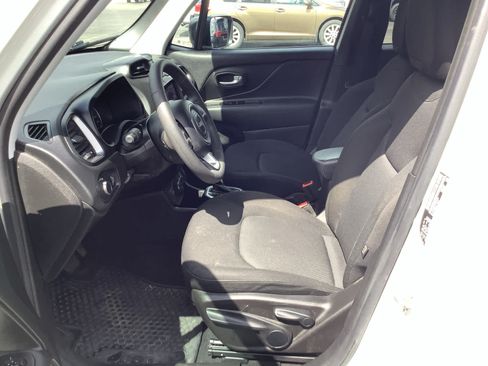 Used 2023 Jeep Renegade Latitude AWD/4WD image 11