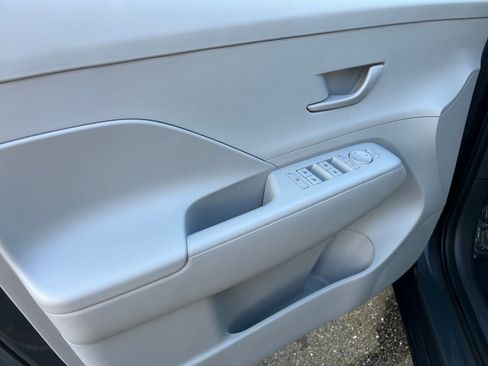 Used 2025 Hyundai Kona SEL image 18