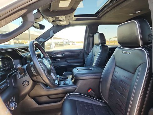 Used 2022 GMC Sierra 1500 AT4X image 15