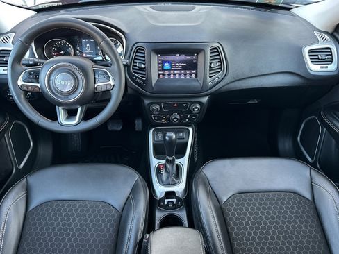 Used 2021 Jeep Compass Latitude image 13