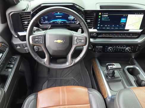 Used 2023 Chevrolet Silverado 1500 High Country w/ Z71 Off-Road Package image 11