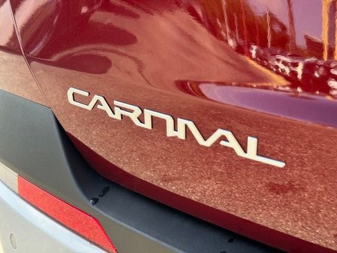 New 2026 Kia Carnival FWD image 9