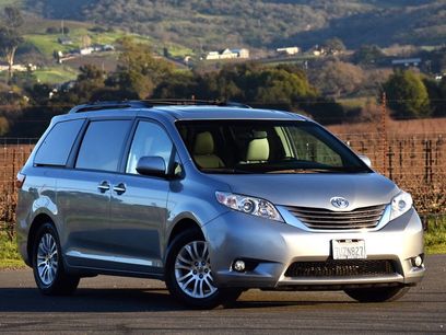 Used 2016 Toyota Sienna XLE Premium
