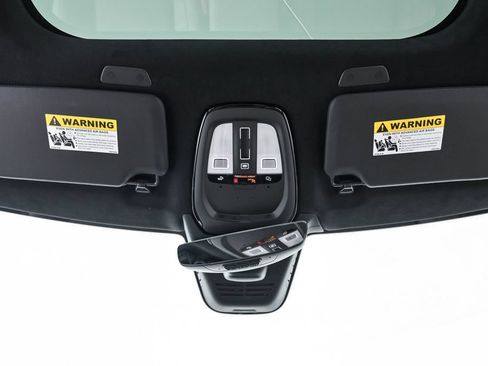Certified 2025 Volvo XC90 T8 Ultra AWD/4WD image 21