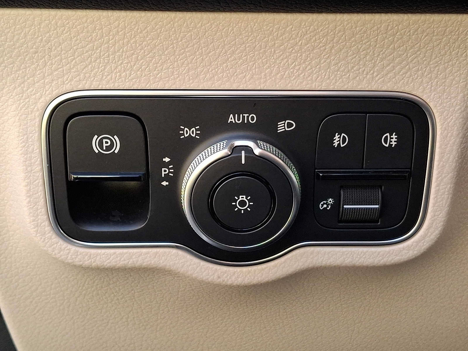 Certified 2023 Mercedes-Benz GLB 250 4MATIC image 22