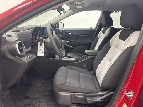 New 2026 Chevrolet Trax LS w/ LS Convenience Package FWD image 22