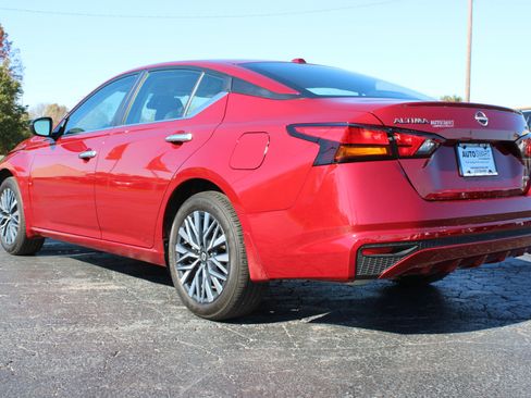 Used 2024 Nissan Altima 2.5 SV image 9