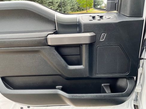Used 2019 Ford F150 XLT w/ Equipment Group 302A Luxury AWD/4WD image 6
