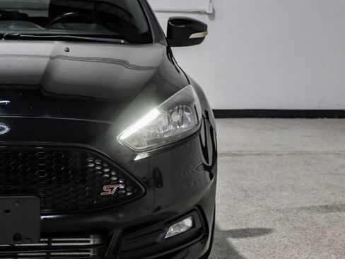 Used 2017 Ford Focus ST FWD image 42