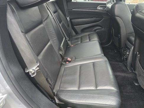 Used 2018 Jeep Grand Cherokee Limited image 32