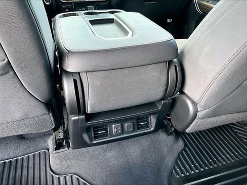 Used 2021 Chevrolet Silverado 1500 LT RWD image 24