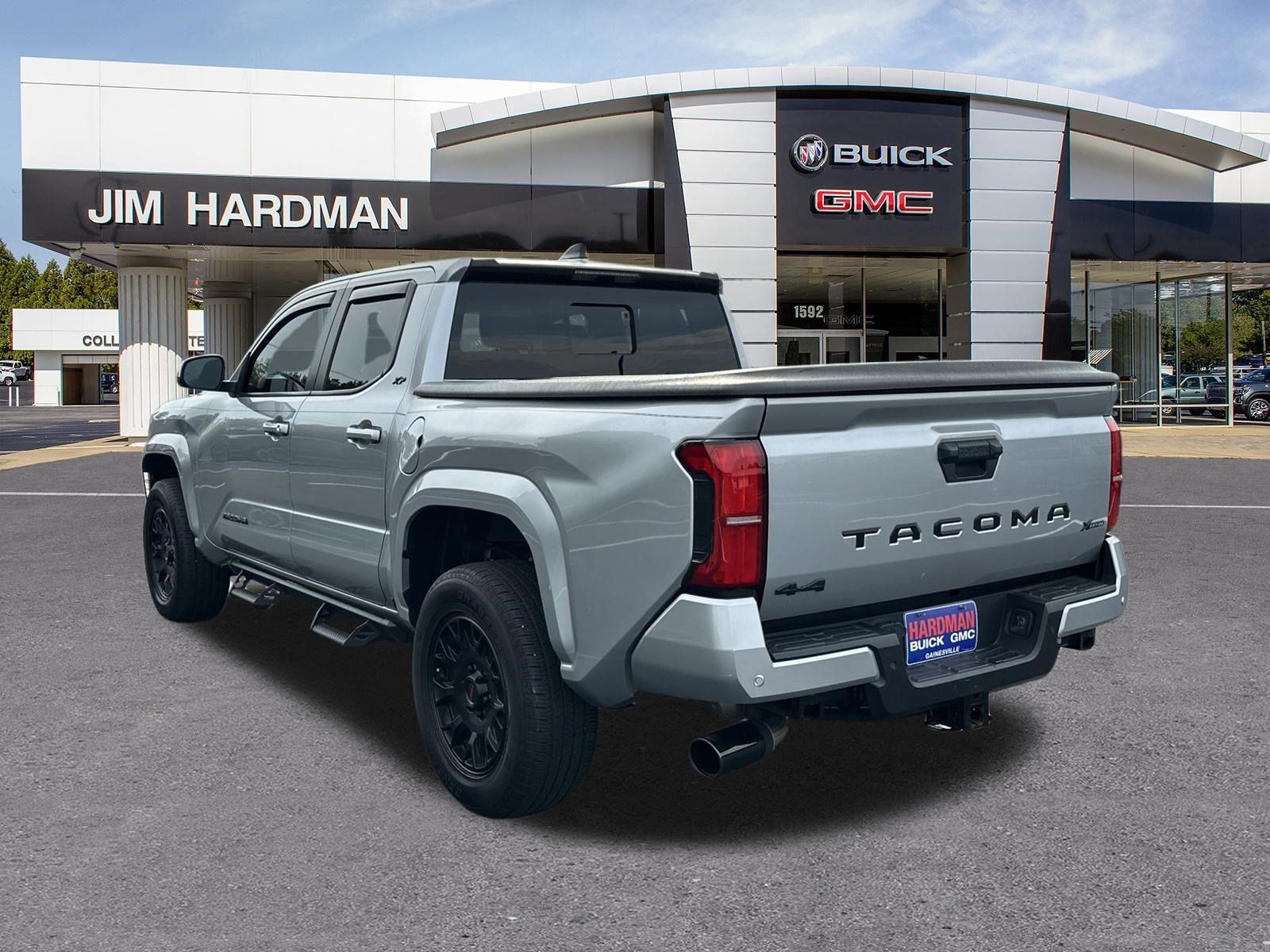 Used 2024 Toyota Tacoma SR5 w/ SR5 Upgrade Package AWD/4WD image 5