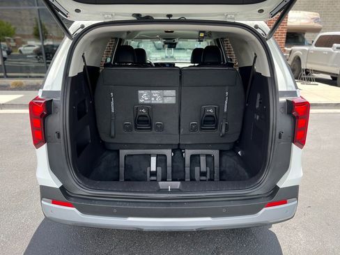 Used 2025 Kia Carnival EX FWD image 37