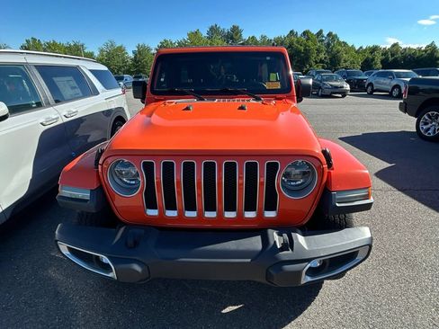 Used 2018 Jeep Wrangler Unlimited Sahara AWD/4WD image 2