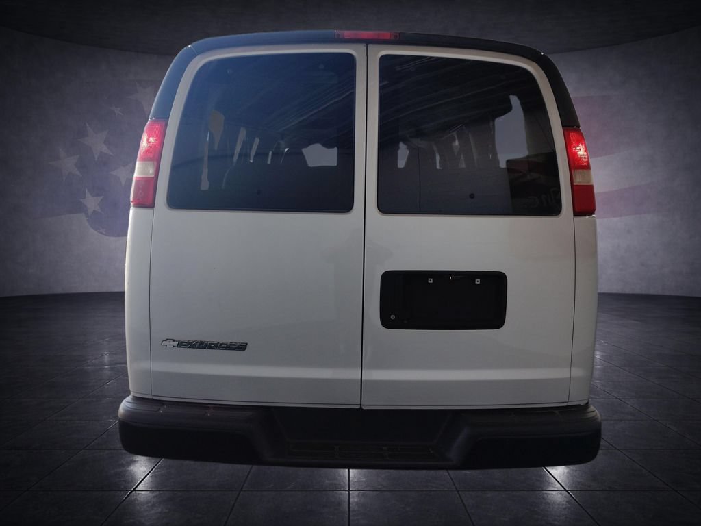 Used 2017 Chevrolet Express 2500 LS RWD image 4