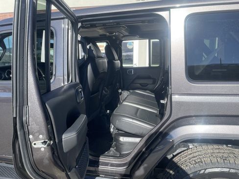 Used 2021 Jeep Wrangler Unlimited Sahara image 12