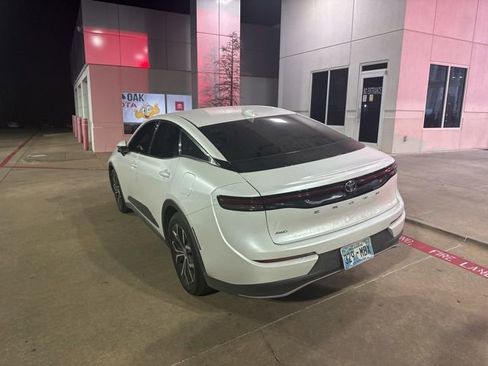 Used 2023 Toyota Crown image 5