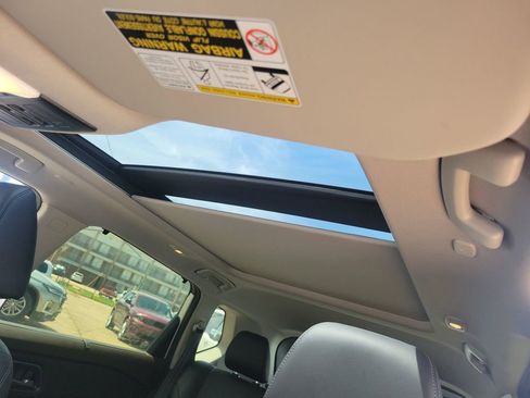 Used 2023 Nissan Rogue Platinum AWD/4WD image 12