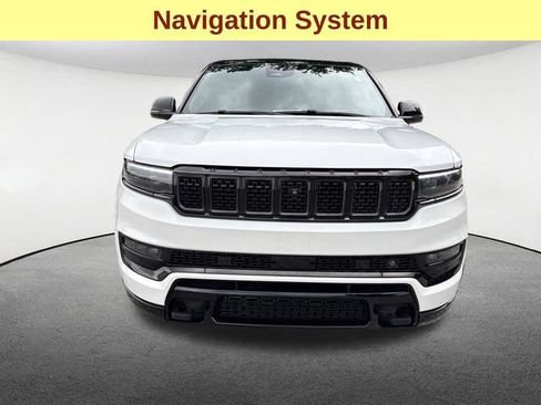 Used 2025 Jeep Grand Wagoneer Series III w/ Rear Seat Video Group 1 AWD/4WD image 4