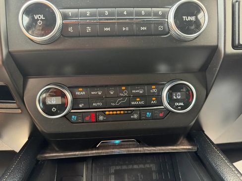 Used 2021 Ford Expedition Max Limited AWD/4WD image 21