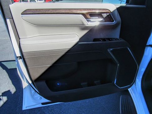 New 2026 GMC Sierra 1500 SLE image 14