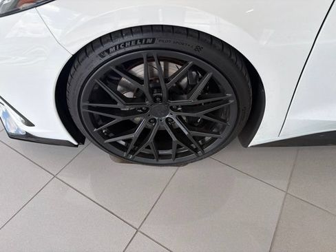 Used 2024 Chevrolet Corvette Stingray Preferred Cpe w/ Z51 Performance Package RWD image 2
