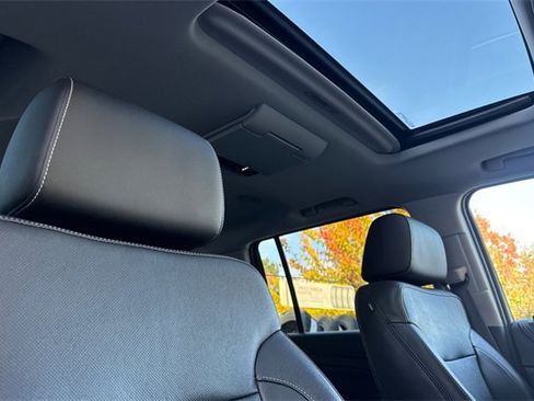 Used 2015 GMC Yukon XL SLT w/ Open Road Package image 19