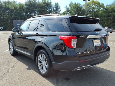 Used 2023 Ford Explorer XLT w/ Equipment Group 202A AWD/4WD image 4